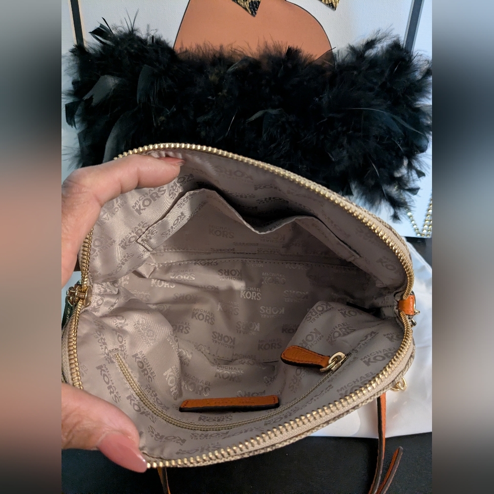 Michael Kors Cindy Saffiano Leather Dome Satchel Crossbody Bag & DUST BAG - Picture 12 of 15